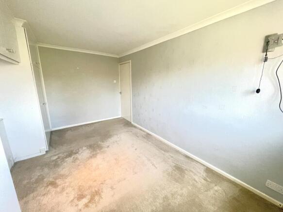 2 bed Semi-Detached to rent Image 6