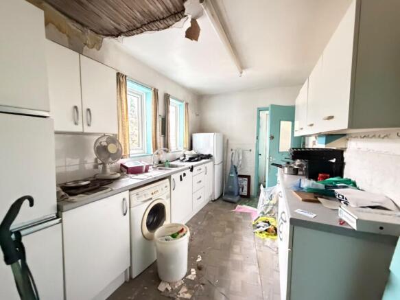 3 bed Terraced for sale Image 2