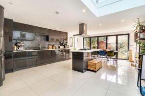 7, Feltham Avenue, East Molesey KT8 9BJ