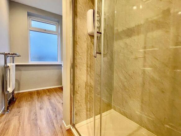 En-Suite Showe...