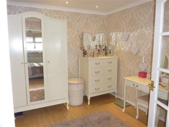 DRESSING ROOM