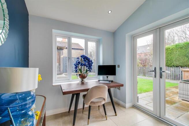 4 bed Detached for sale Image 5