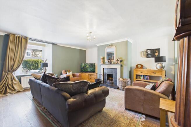 CAM04201G0-PR0164-STILL013