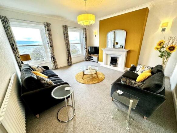 2 bed Apartment to rent Image 4