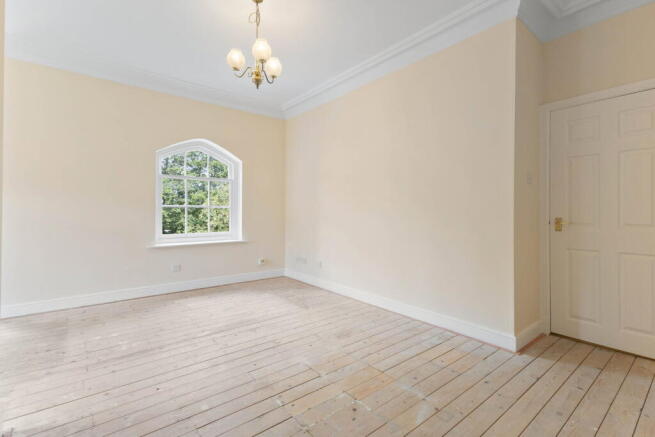 2 bed Flat for sale Image 4