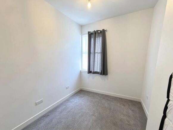 3 bed Terraced to rent Image 9
