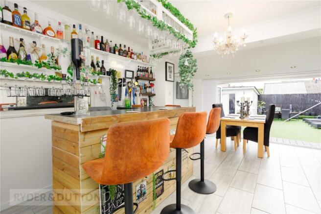 4 bed Semi-Detached Bungalow for sale Image 8
