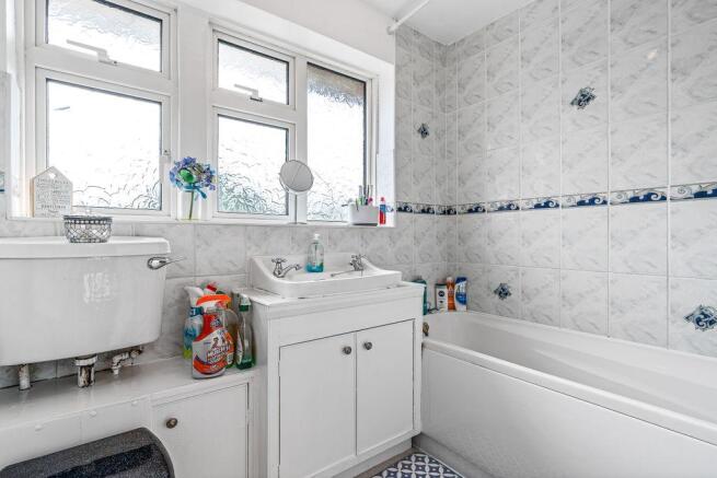 Bathroom (Family bathroom)