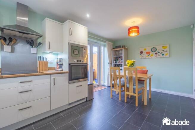 8 Borromeo Close HDR (15 of 33).jpg