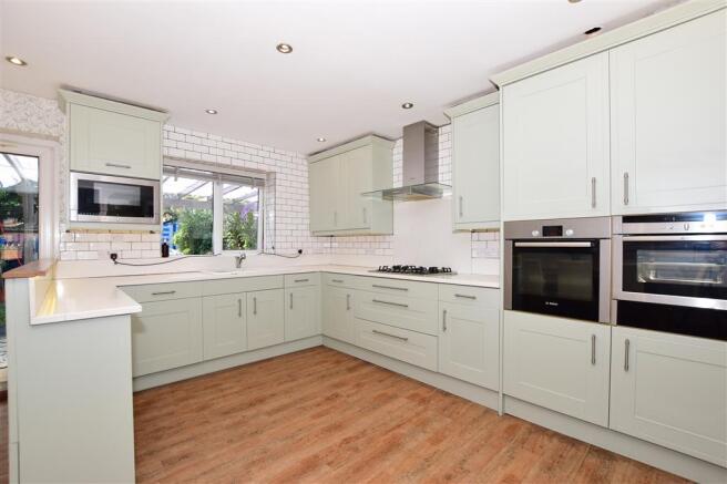 Kitchen/Breakfast Area