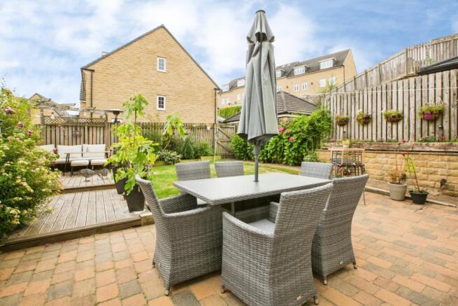 4 bed Detached for sale Image 12