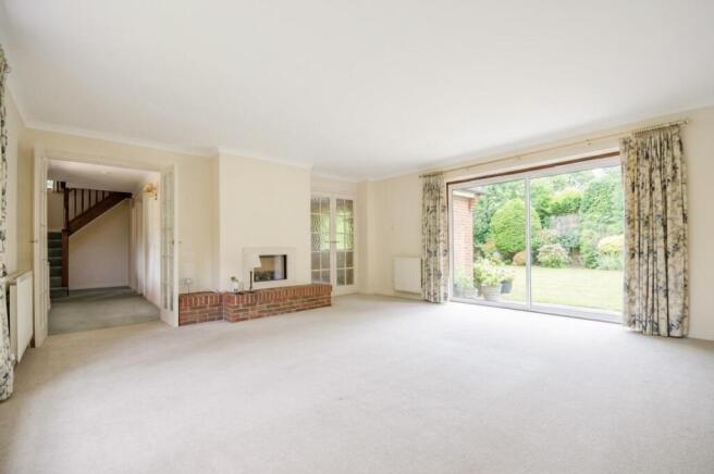 Living room 2.jpg