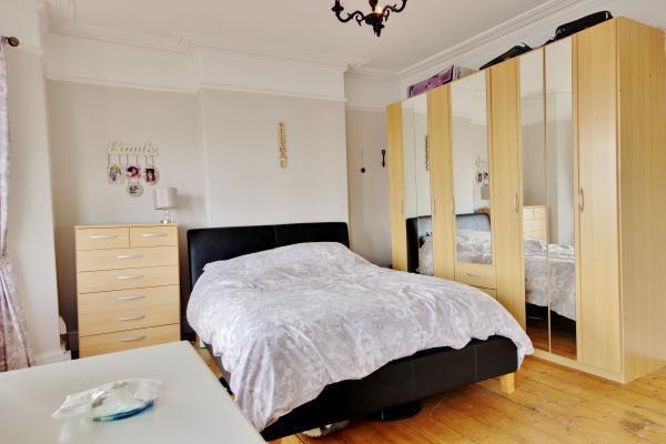 Bedroom 1 (Double)
