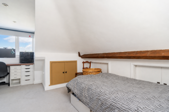 4 bed Semi-Detached for sale Image 9