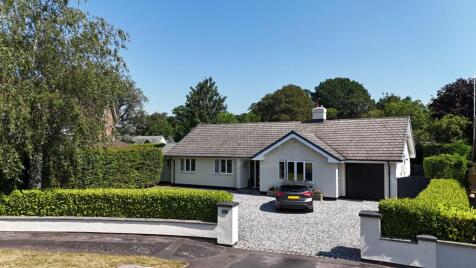 Manor Park, Great Barrow, CH3