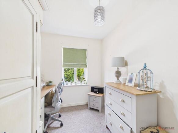 2 bed Flat for sale Image 11