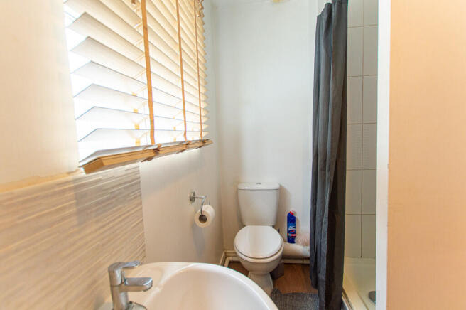 4 bed Detached for sale Image 7