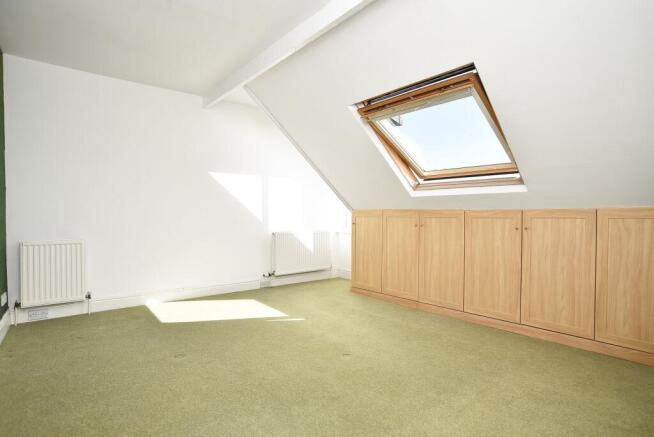 3 bed Terraced for sale Image 9