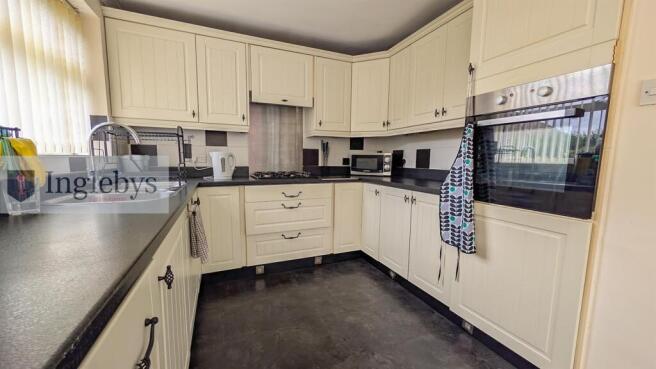 2 bed Semi-Detached Bungalow for sale Image 11