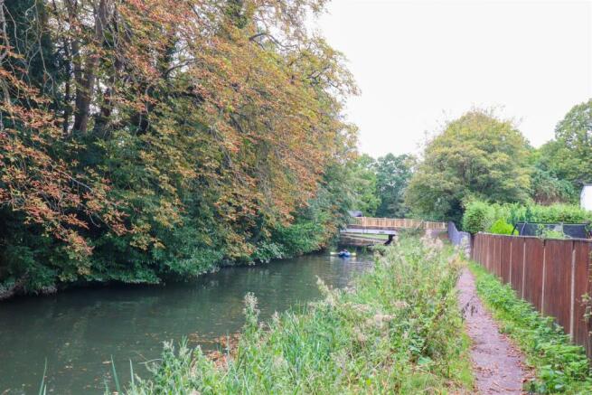 Basingstoke Canal