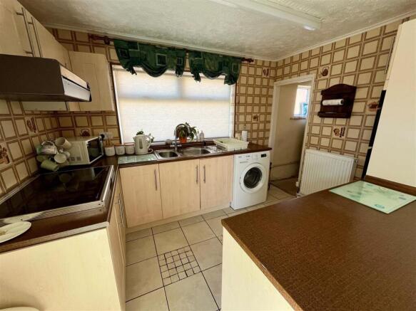 3 bed Semi-Detached for sale Image 7