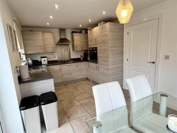 3 bed Detached for sale Image 5