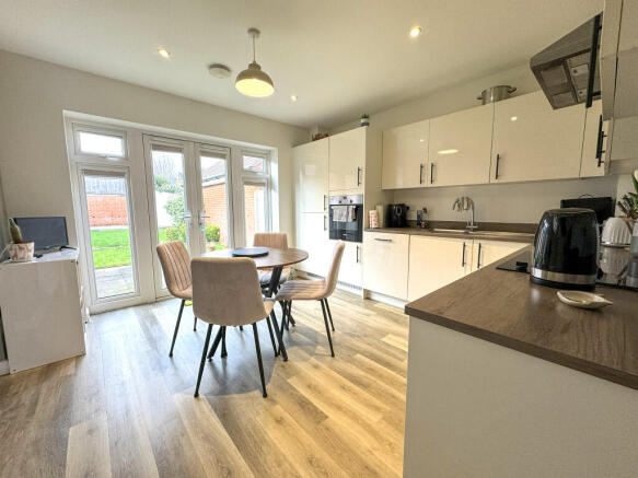 Kitchen/Dining Room