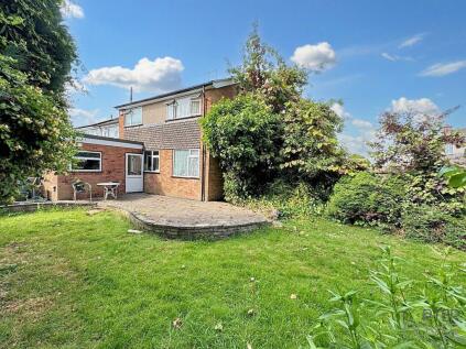 Willow Tree Crescent, Lutterworth, LE17