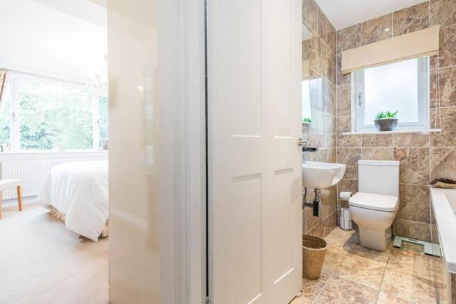 En-Suite Bathroom