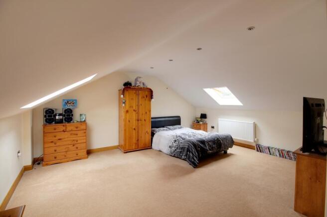 Bedroom 4 (Double)