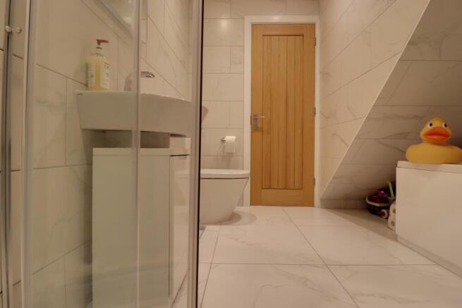 4 bed Semi-Detached for sale Image 11