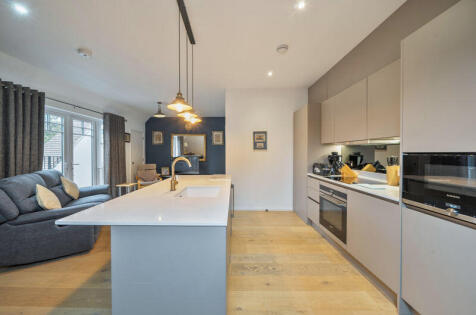 Kingsbridge Court, Woodcote Valley Road, West Purley