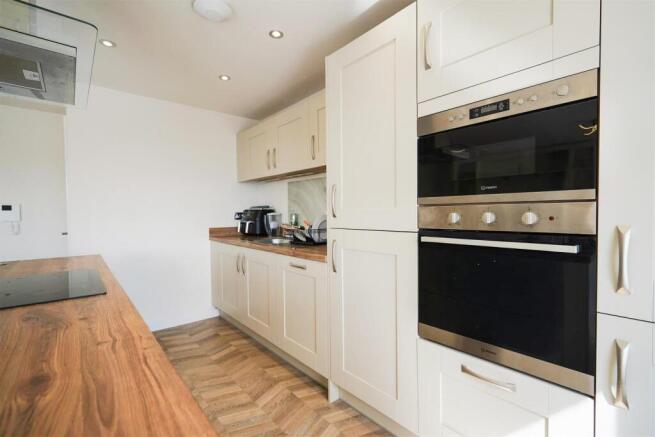 2 bed Apartment for sale Image 8