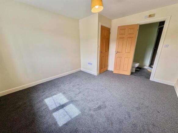2 bed Apartment for sale Image 5