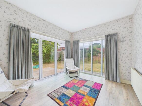 4 bed Detached for sale Image 12