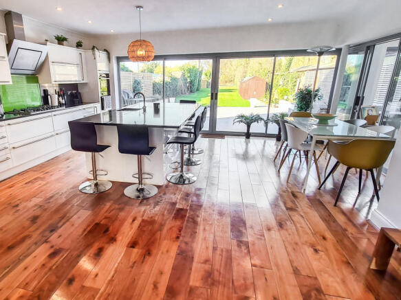 Kitchen/Breakfast Room
