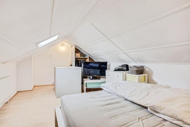 3 bed Terraced for sale Image 8