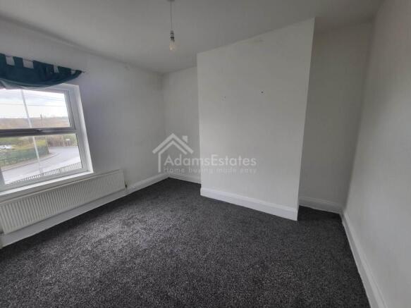 2 bed Terraced to rent Image 5