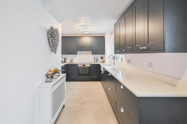 ATROBUS CLOSE, 1- (15).jpg