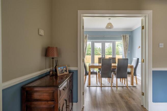 5 bed Detached for sale Image 10