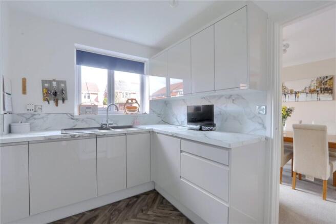 4 bed Detached for sale Image 7