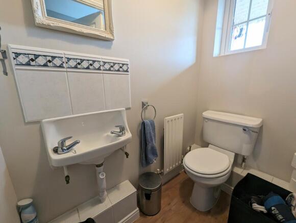 Cloakroom/wc