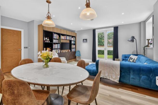 2 bed Apartment for sale Image 7