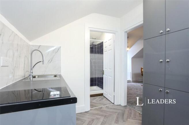 Kitchen & Storage