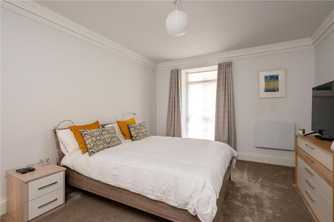 3 bed Apartment for sale Image 8