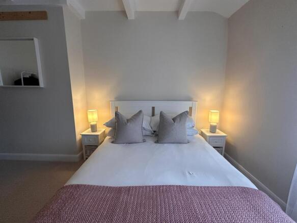 2 bed Terraced to rent Image 10