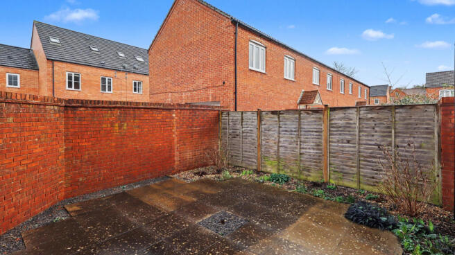 Enclosed courtyard garden