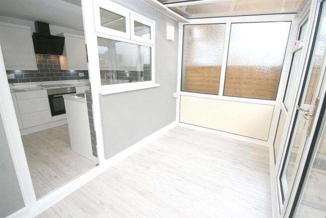 Conservatory to Kitchen