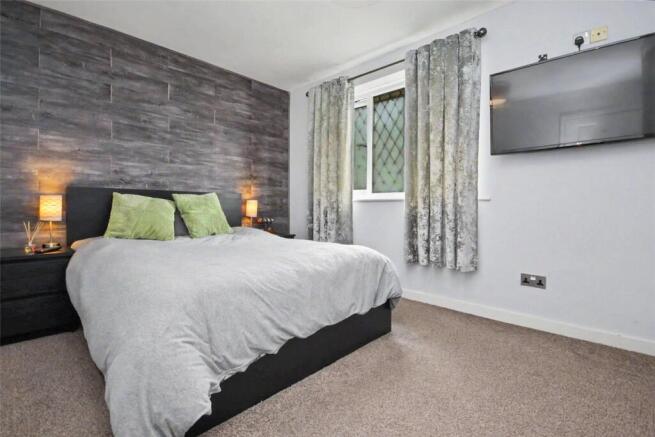 3 bed House for sale Image 4