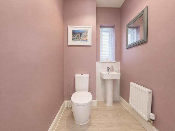 4 bed Detached for sale Image 12